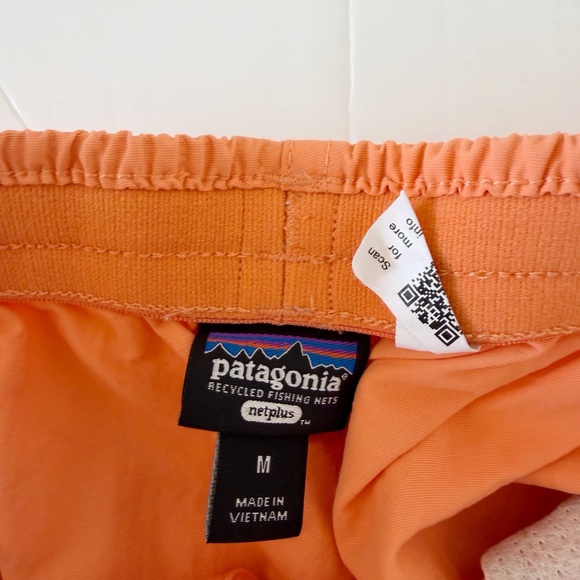 Patagonia Women's Baggies™ Shorts - 5" size M (set of 2) - Picture 3 of 5